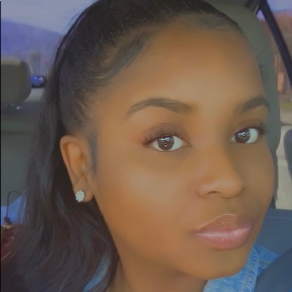 Meet your Posher, Harmony - Picture 1 of 1